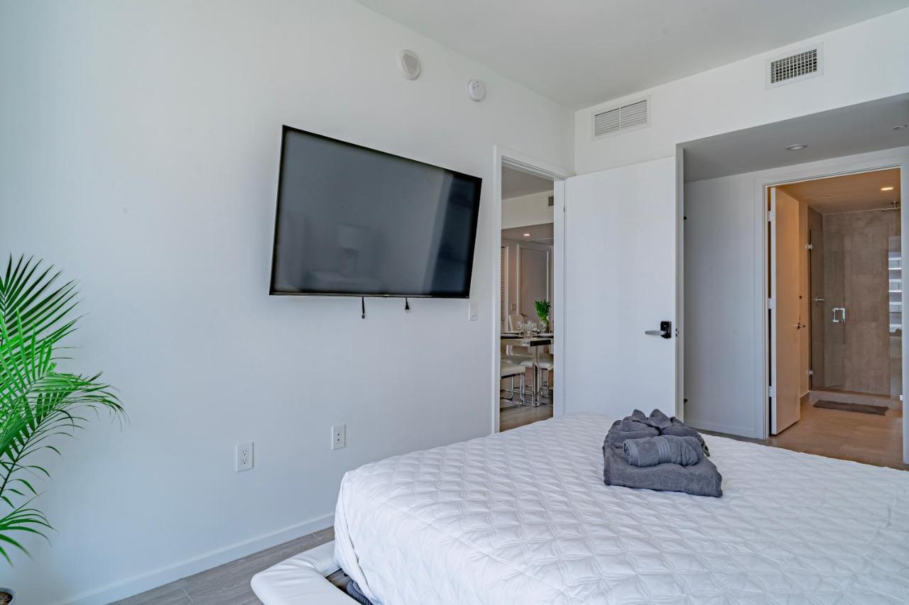 Luxurious 2-Bed Apartment With Breathtaking Bay Views!! Μαϊάμι Εξωτερικό φωτογραφία