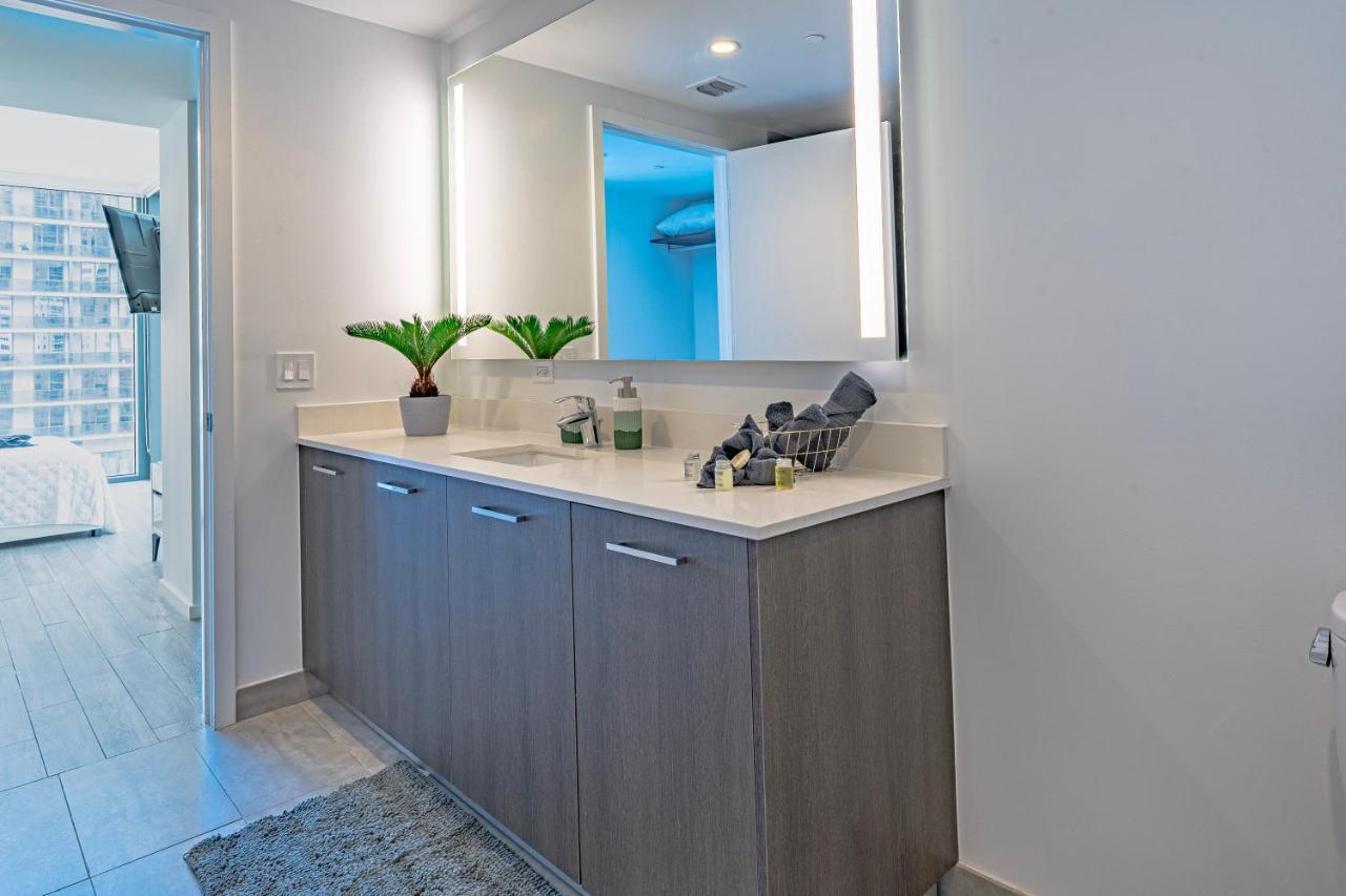 Luxurious 2-Bed Apartment With Breathtaking Bay Views!! Μαϊάμι Εξωτερικό φωτογραφία